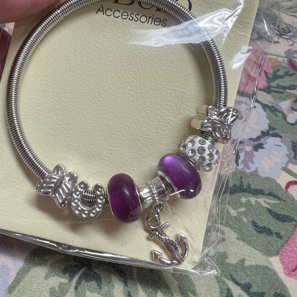 earring & bracelet - Picture 4 of 9